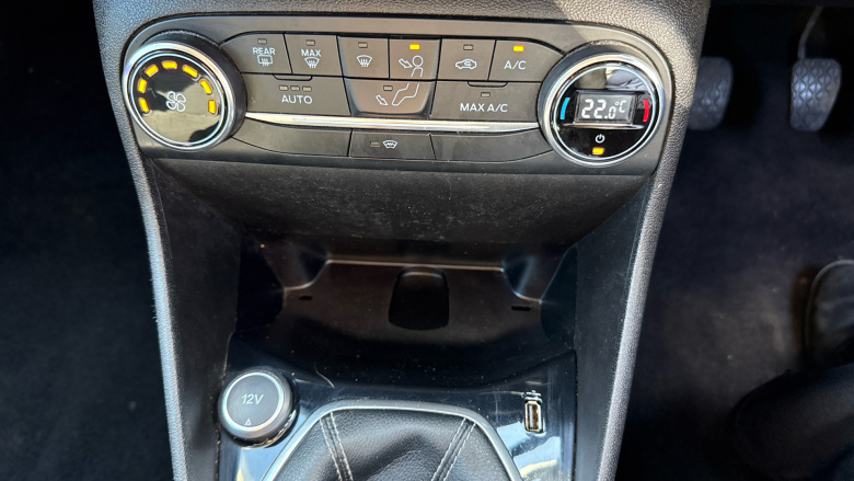 Ford Fiesta 1.0 EcoBoost Titanium 5dr Petrol Hatchback